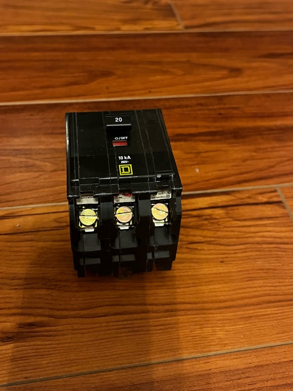 SQUARE D QOB370  Bolt-on Circuit Breaker 70A-240V 3 POLE